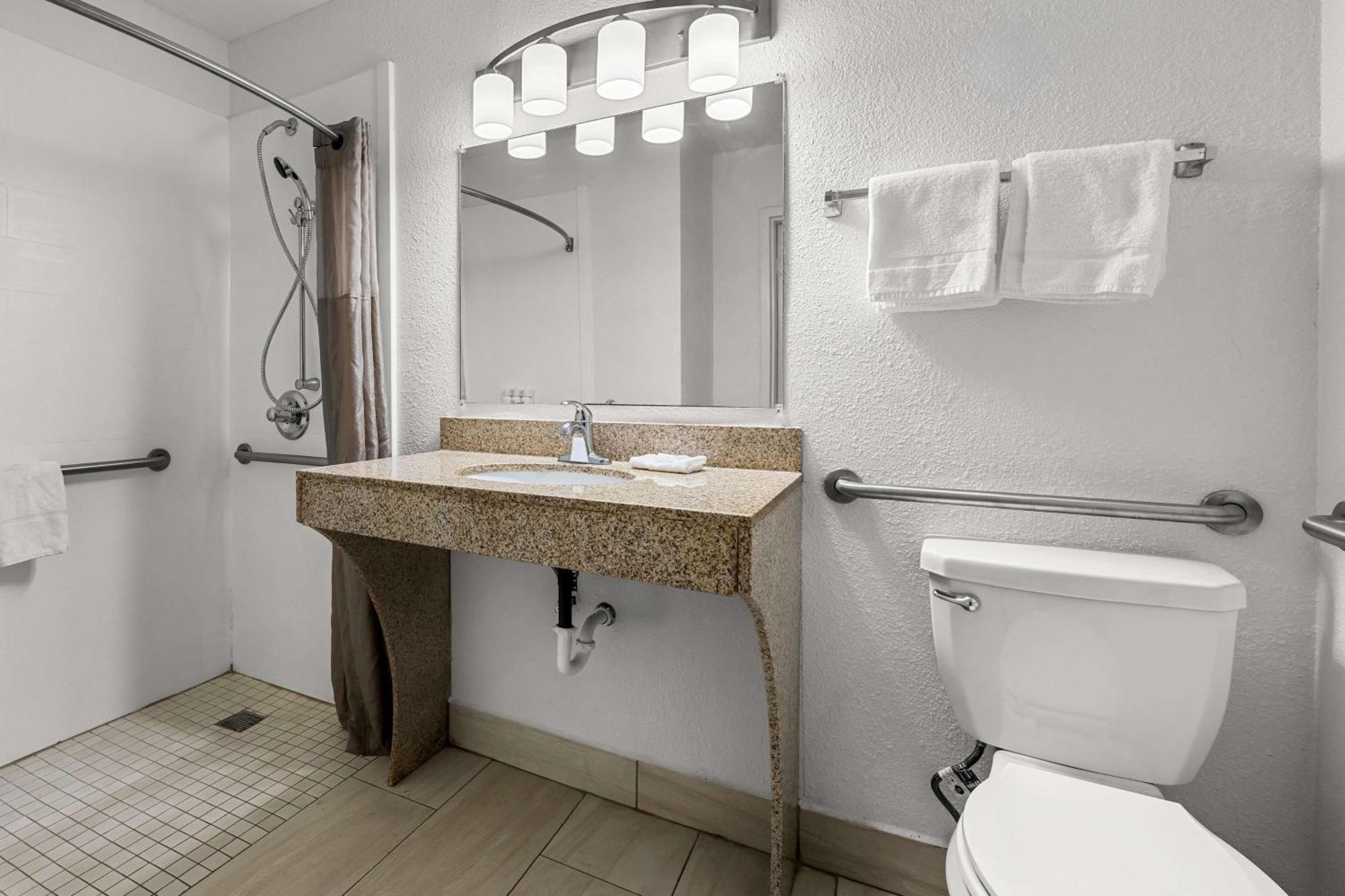 Americas Best Value Inn Hamilton Exterior photo
