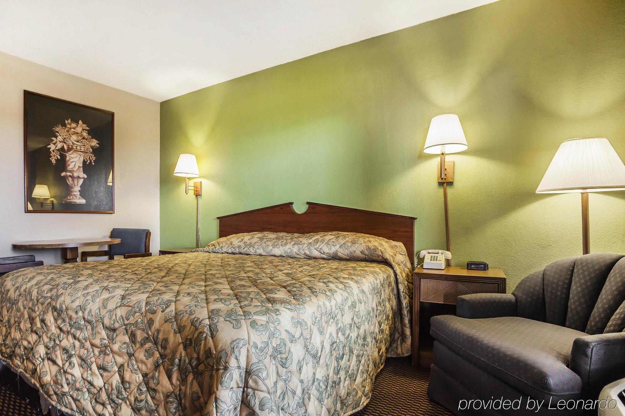 Americas Best Value Inn Hamilton Exterior photo